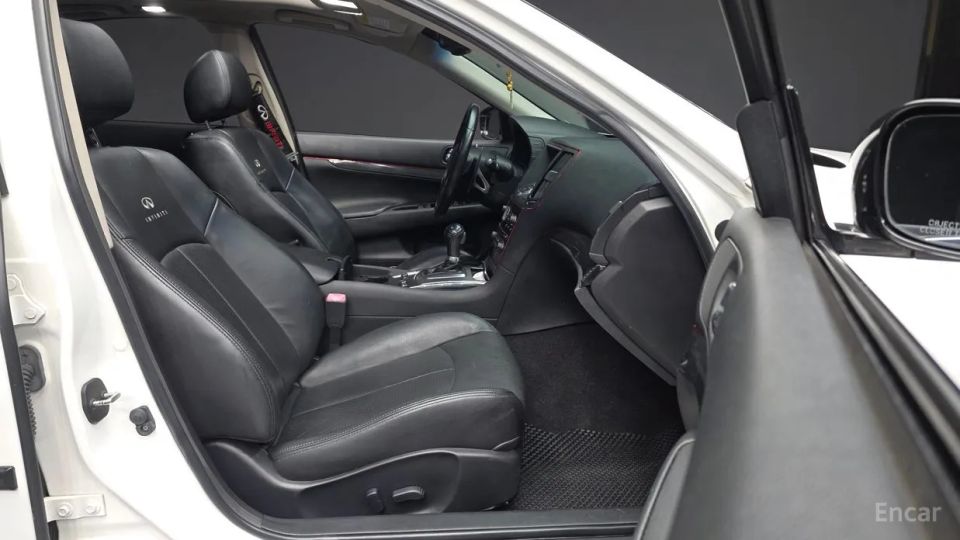 Infiniti G