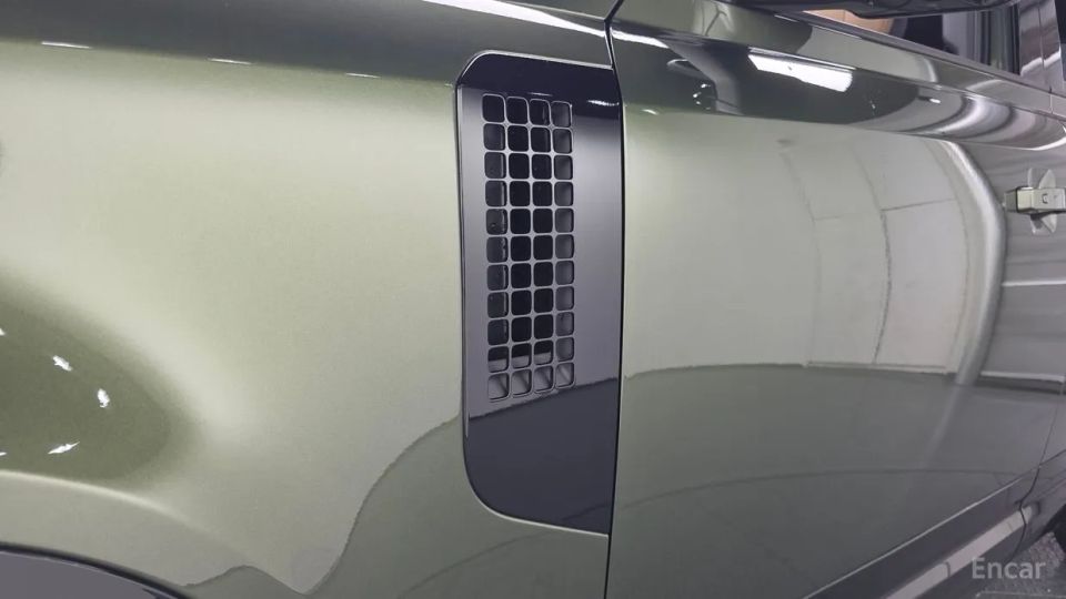 Land Rover Defender