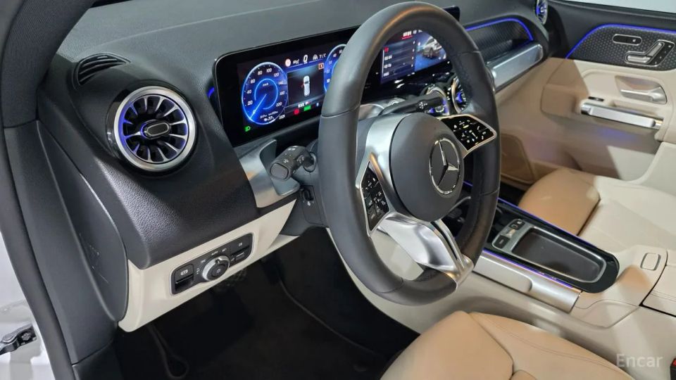 Mercedes-Benz EQB
