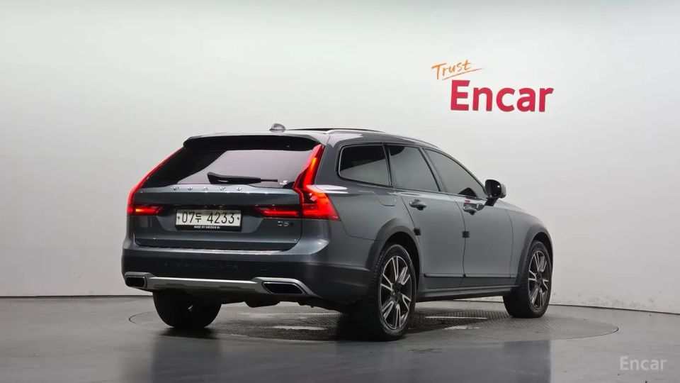 Volvo V90