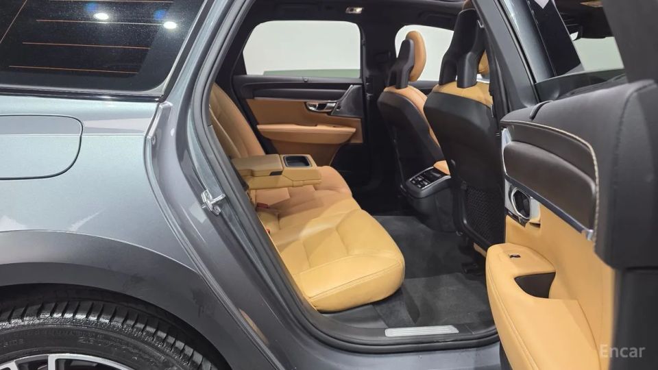 Volvo V90
