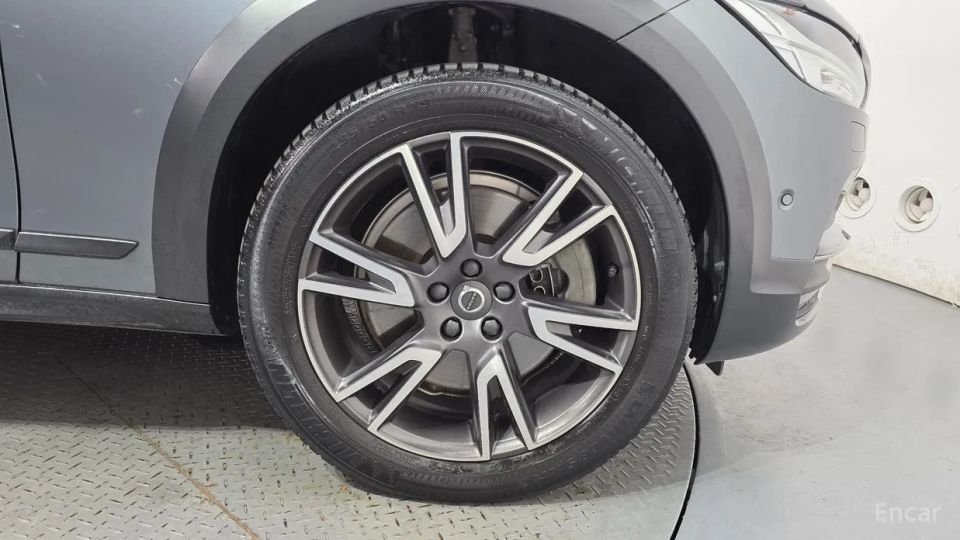 Volvo V90