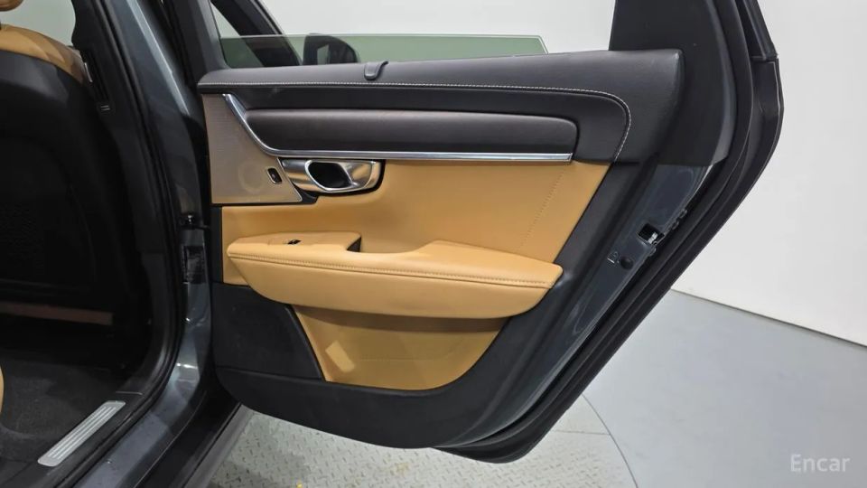 Volvo V90