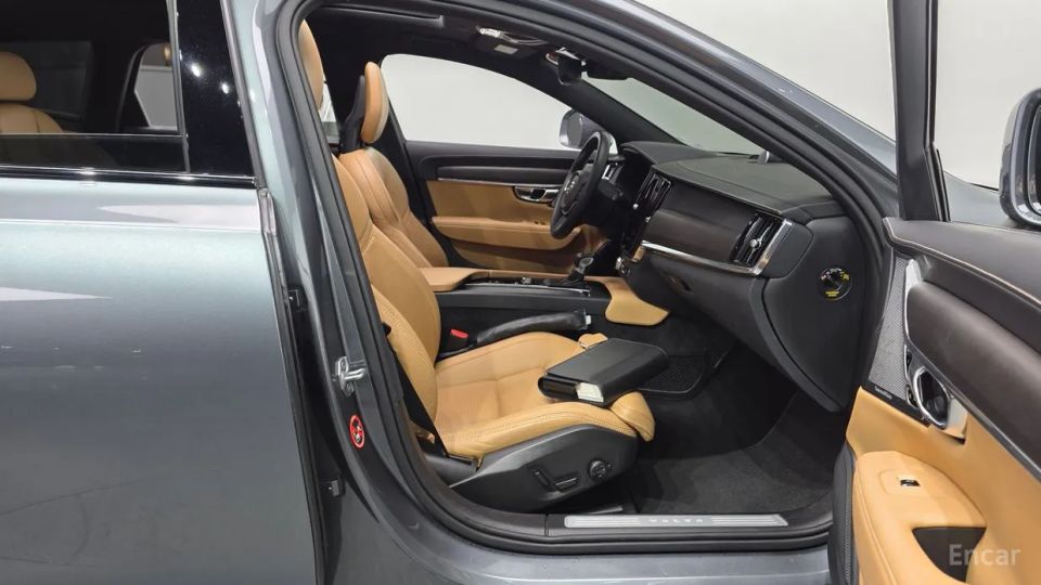 Volvo V90