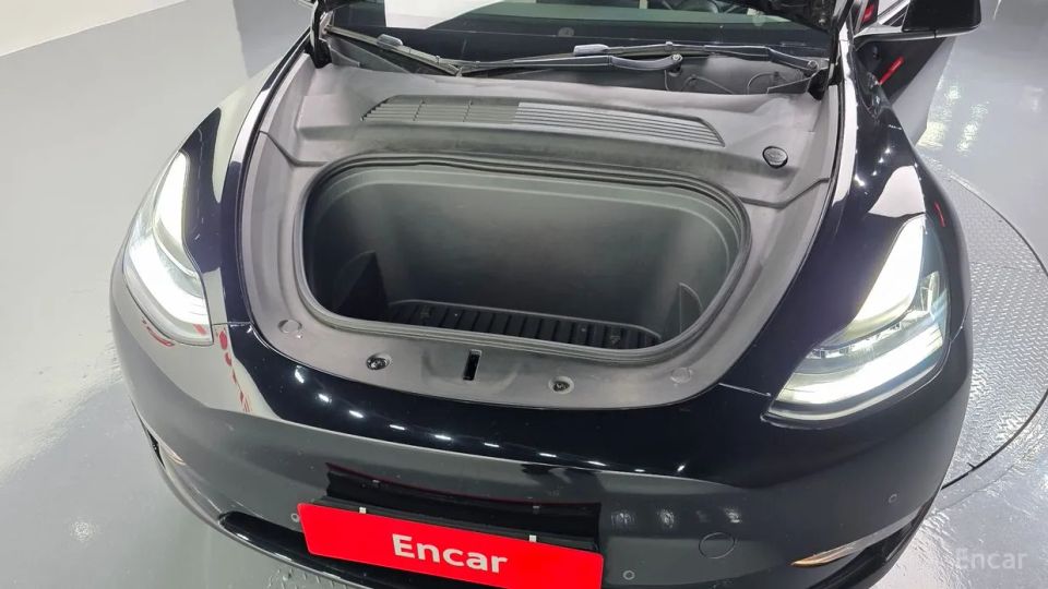 Tesla model-y