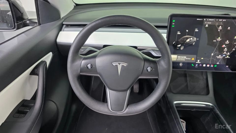 Tesla model-y