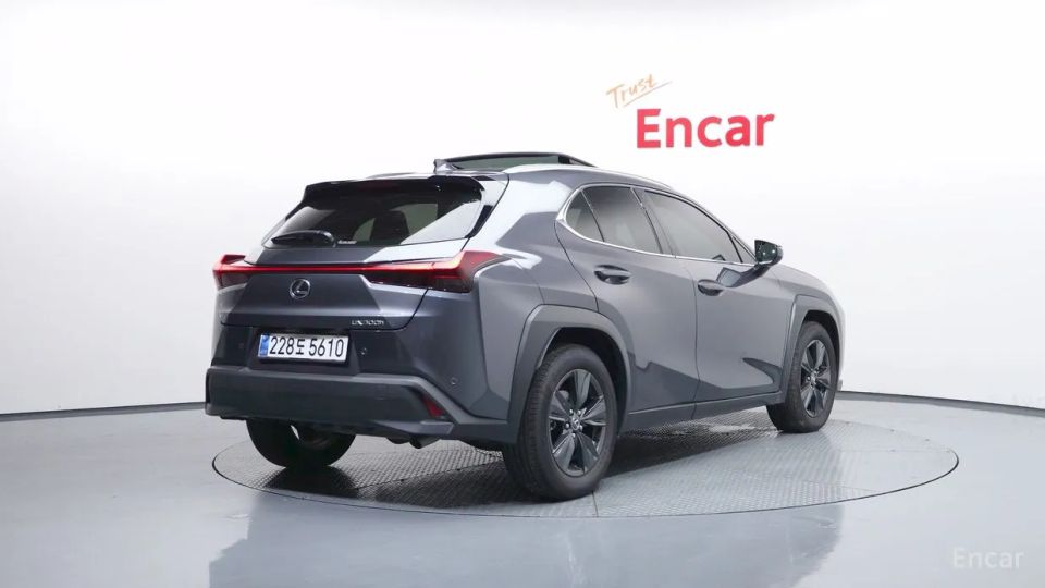 Lexus UX
