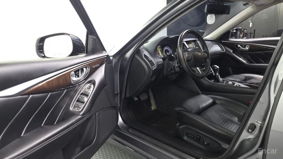 Infiniti Q50