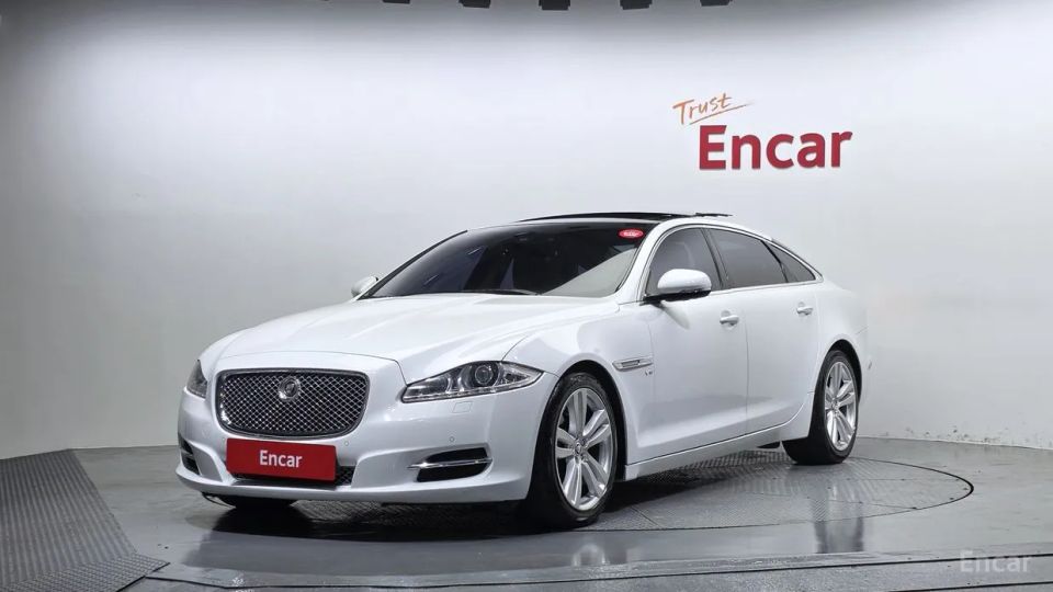 Jaguar XJ