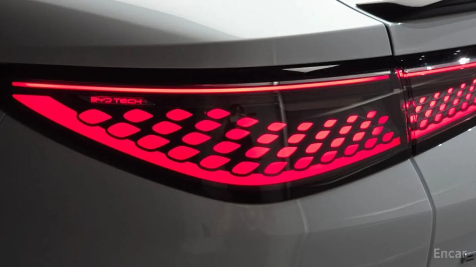 BYD Sealion 7