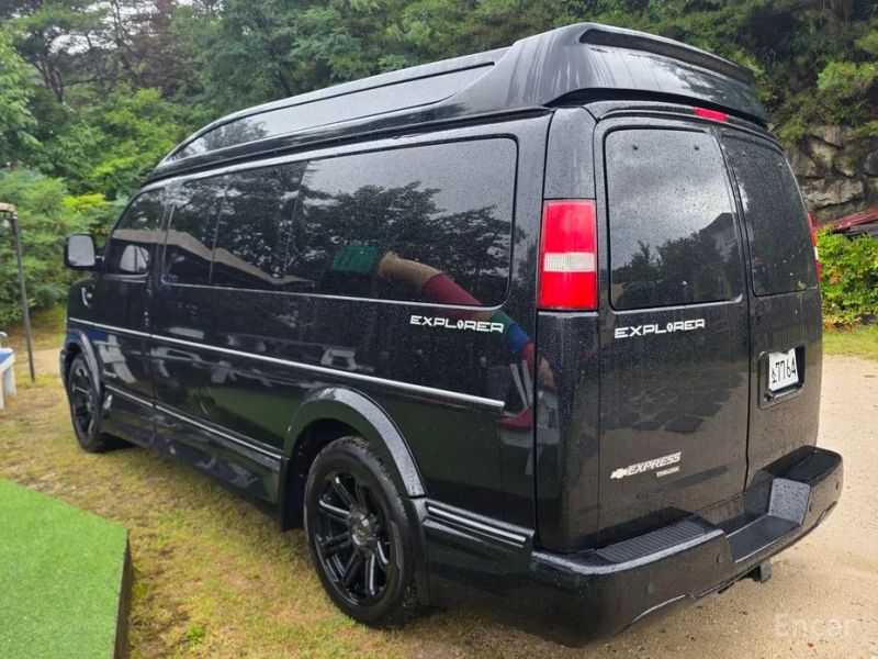 Chevrolet Express Van