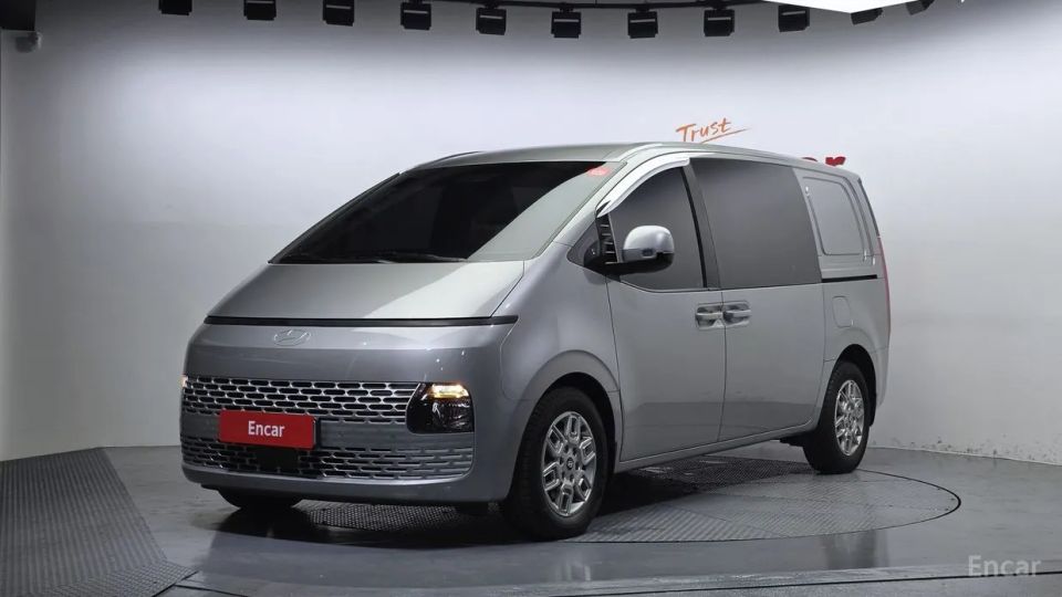 Hyundai Staria