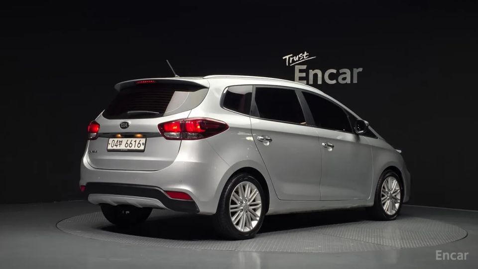 Kia Carens