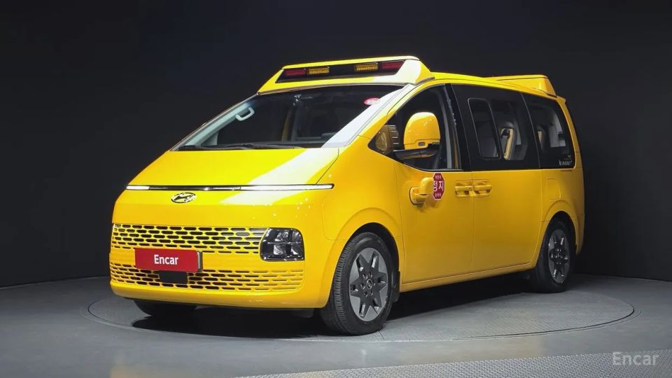 Hyundai Staria
