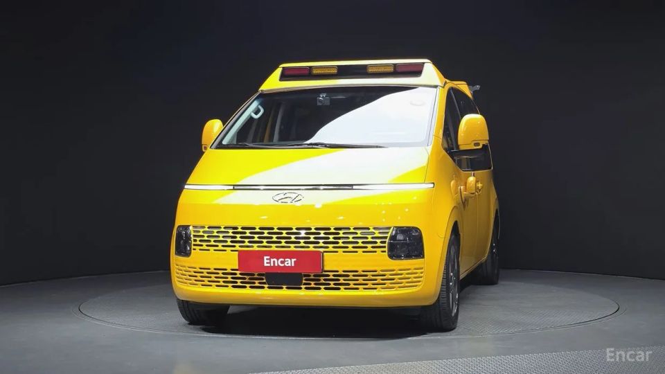 Hyundai Staria