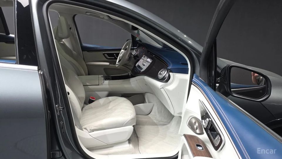 Mercedes-Benz EQS