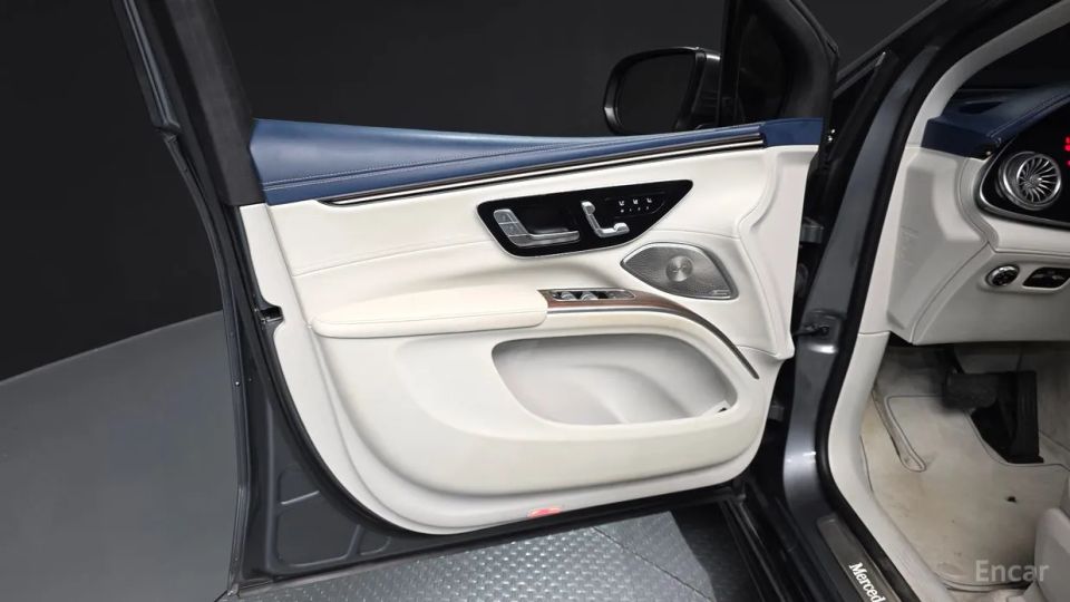 Mercedes-Benz EQS