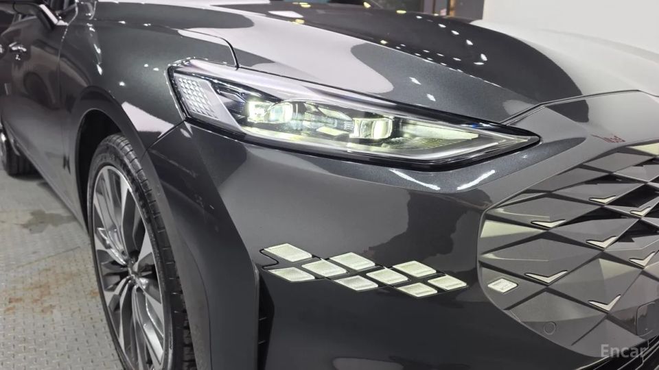 Kia K8