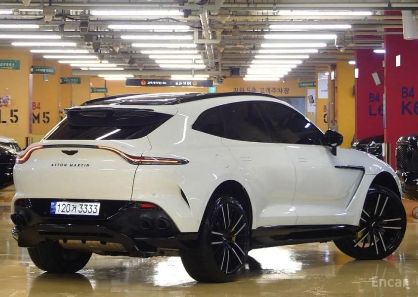 Astonmartin DBX
