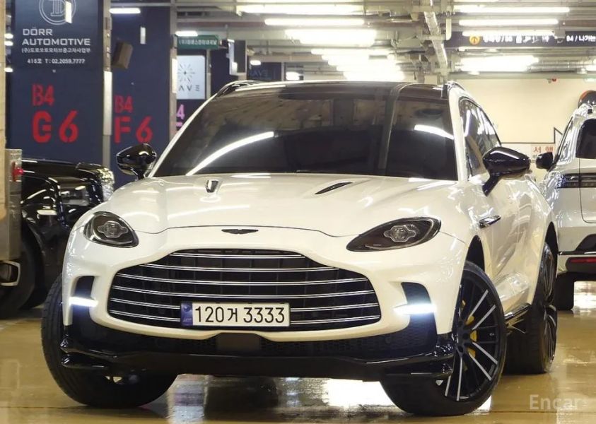 Astonmartin DBX