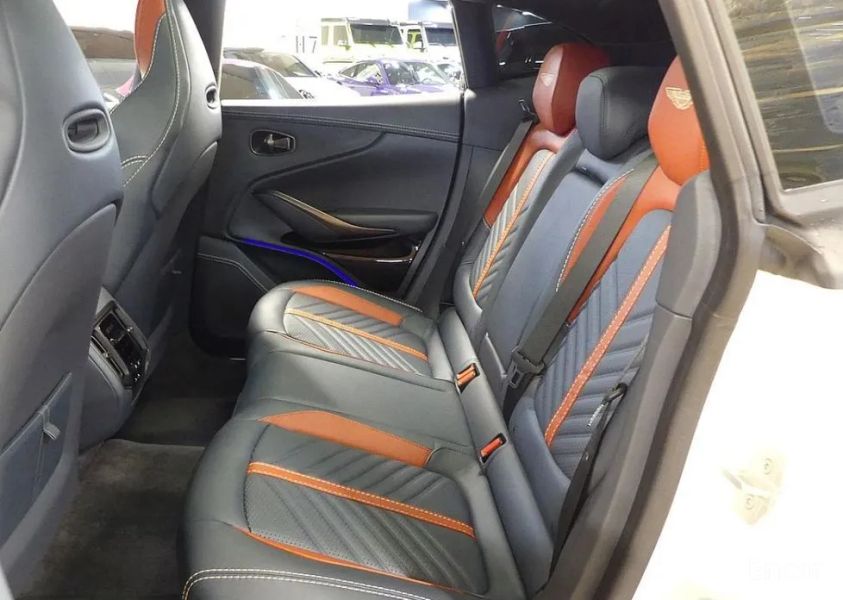 Astonmartin DBX