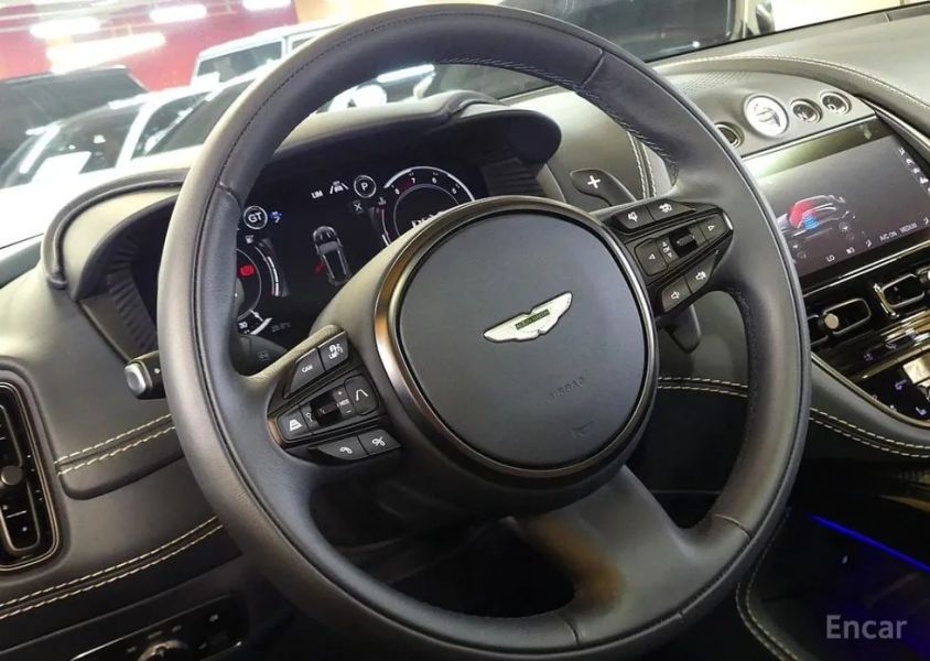 Astonmartin DBX