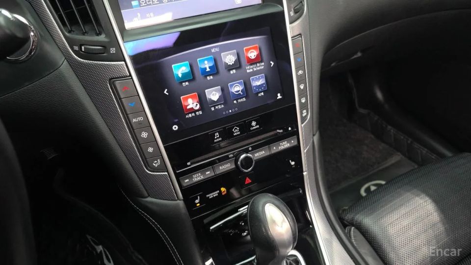 Infiniti Q50