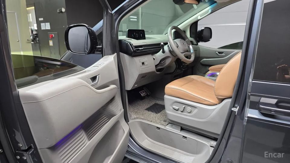 Hyundai Staria