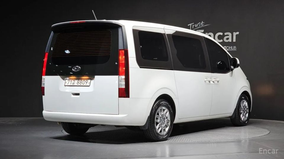 Hyundai Staria