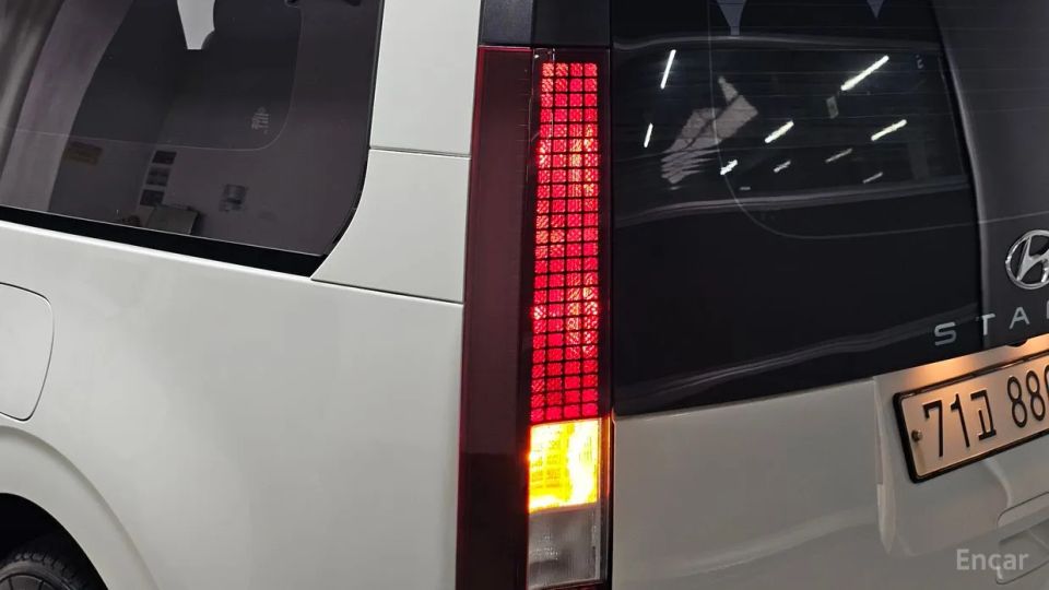 Hyundai Staria