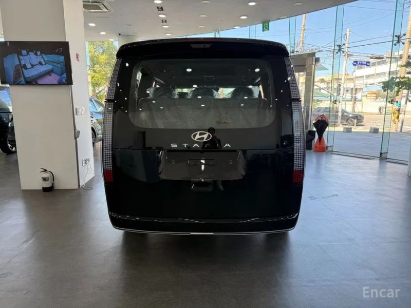 Hyundai Staria