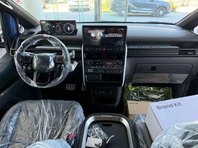 Hyundai Staria