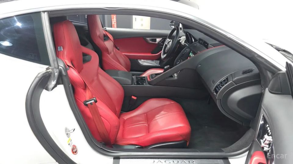Jaguar F-TYPE