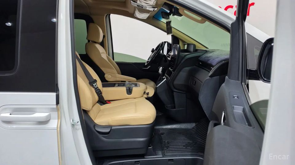 Hyundai Staria