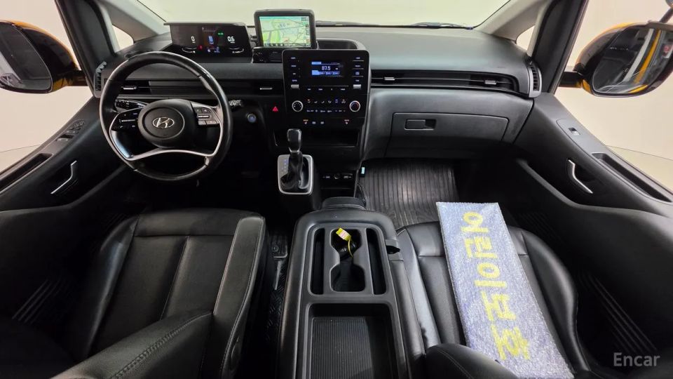 Hyundai Staria