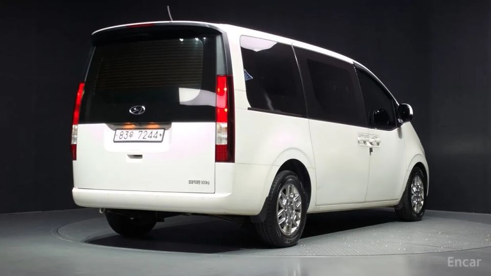 Hyundai Staria