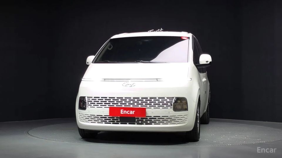 Hyundai Staria