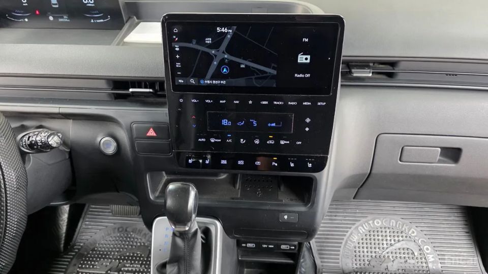 Hyundai Staria