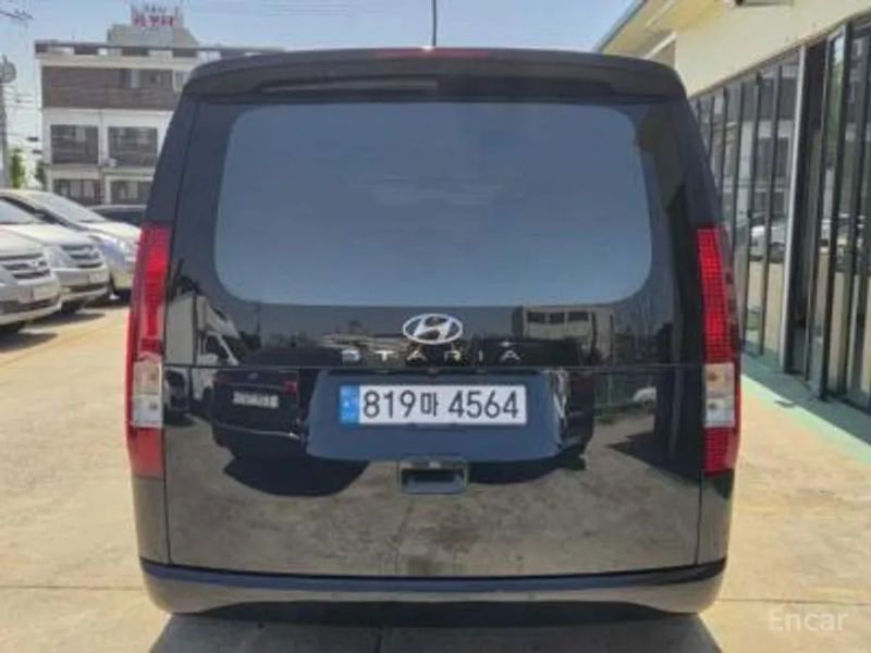 Hyundai Staria