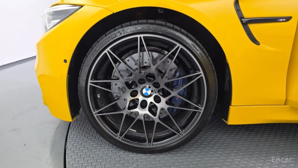 BMW M4