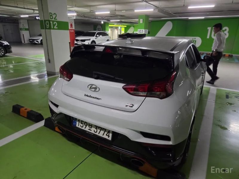 Hyundai Veloster