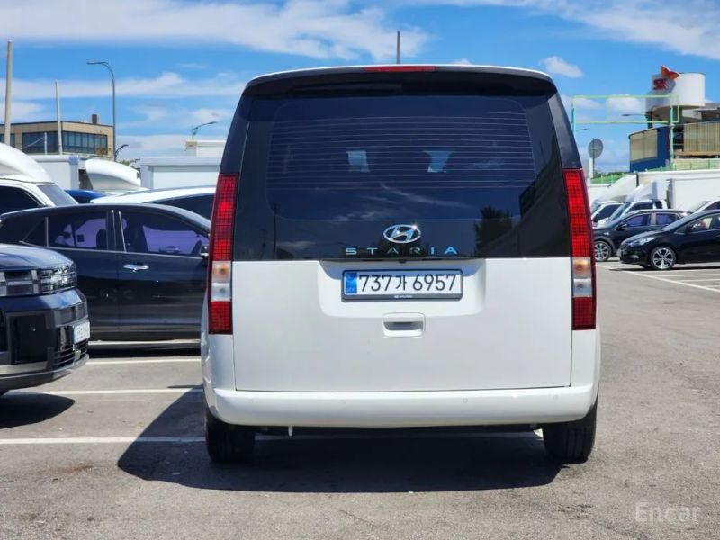Hyundai Staria