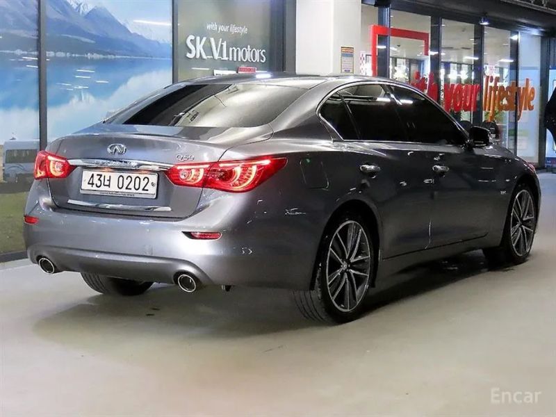 Infiniti Q50