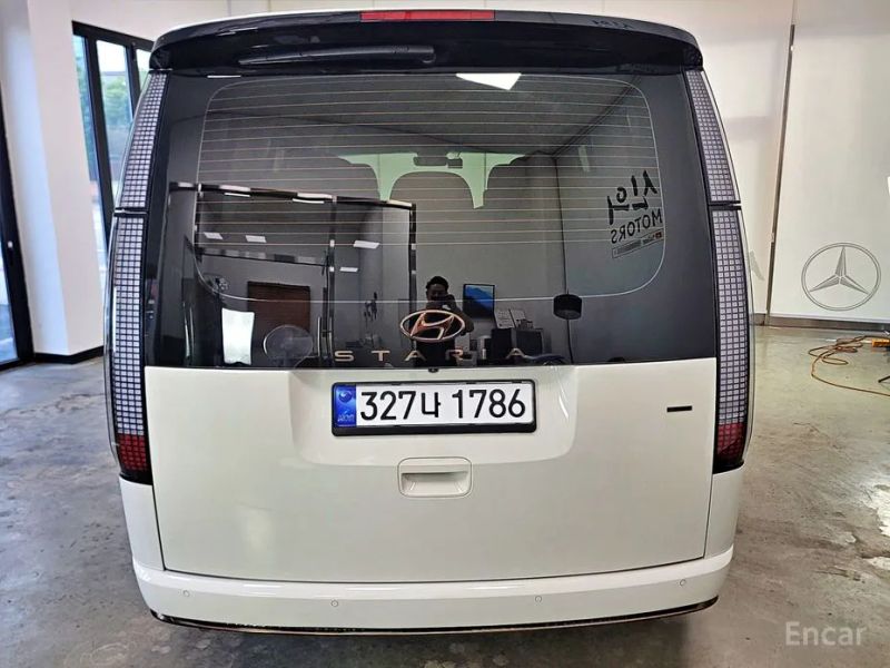 Hyundai Staria