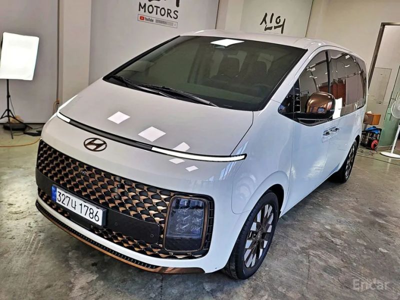 Hyundai Staria