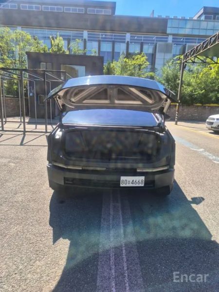 Tesla Cybertruck