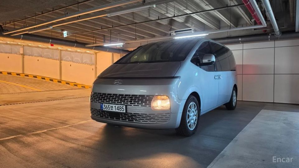 Hyundai Staria