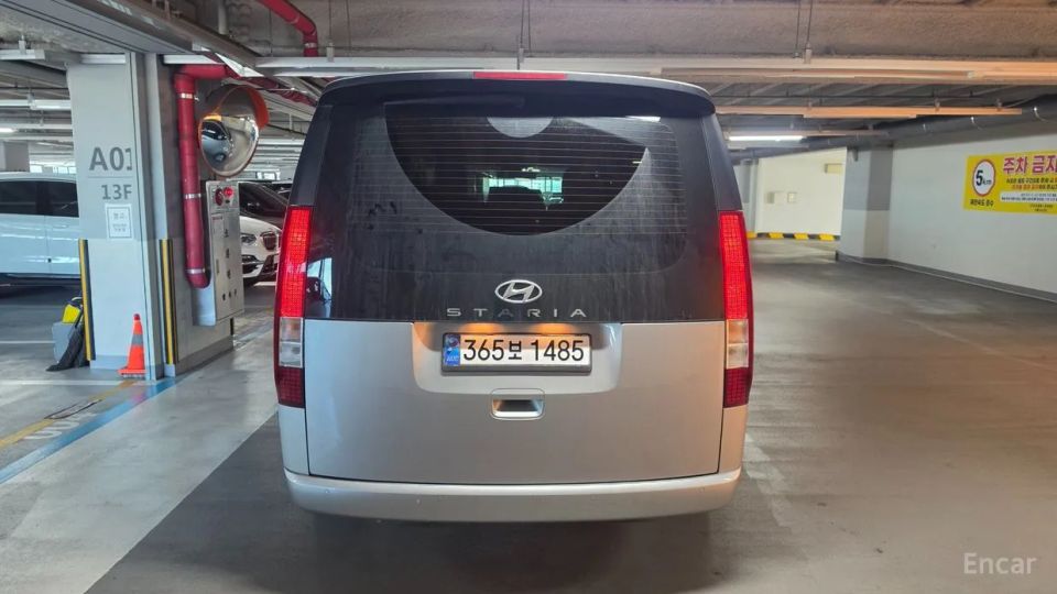 Hyundai Staria