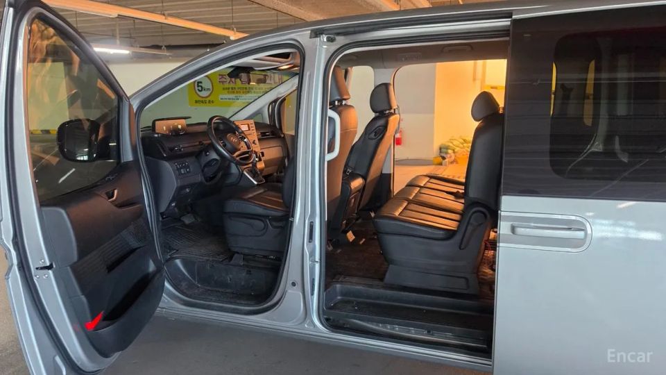 Hyundai Staria
