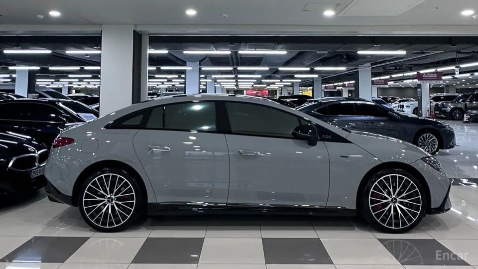Mercedes-Benz EQE